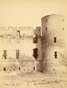 94566 Gezicht op de ruïne van kasteel De Haar te Haarzuilens (gemeente Vleuten).N.B. De gemeente Vleuten is per 1 ...